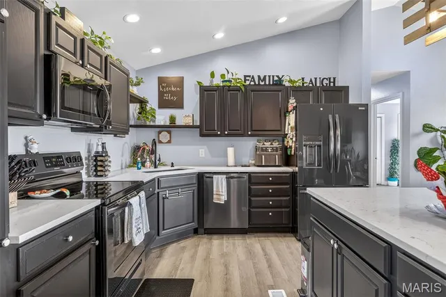 $359,900 | 50 Swan Lane, Farmington, MO 63640