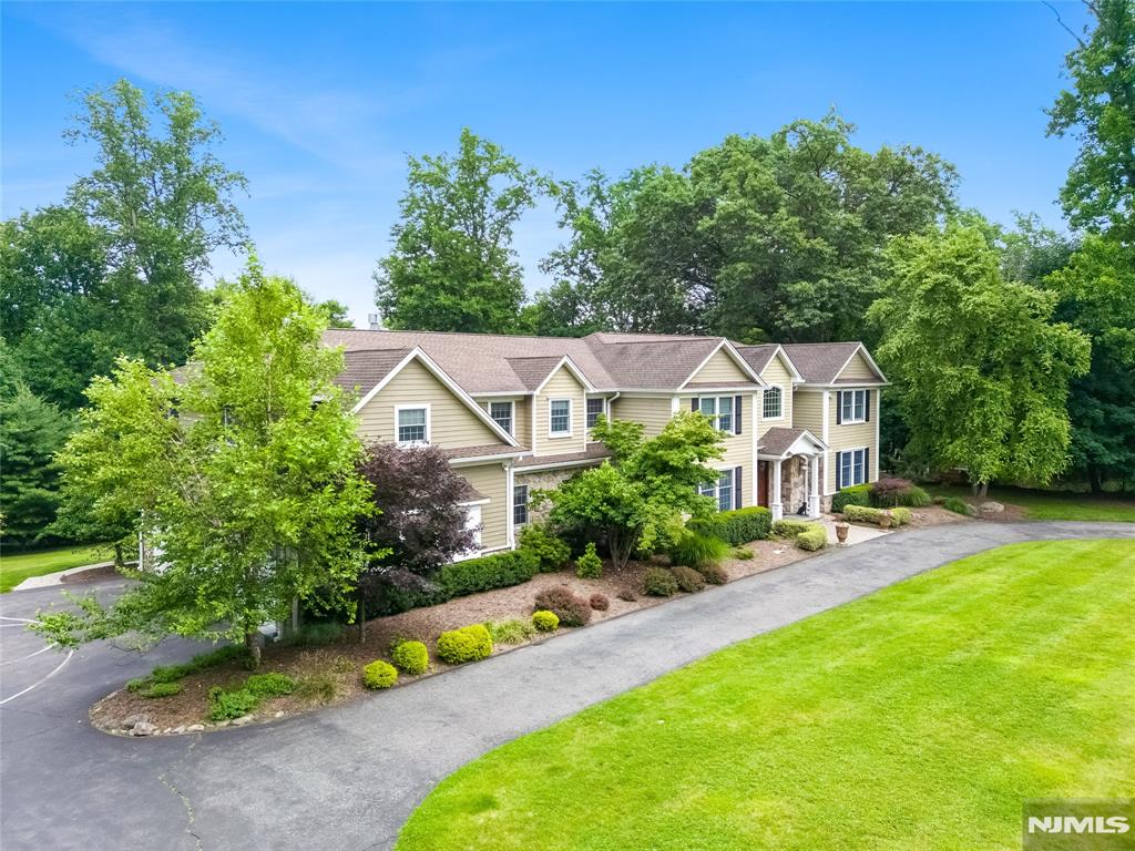68 Eagle Rim Road Upper Saddle River, NJ 07458 - Photo 3 of 49 Gallery Image 3