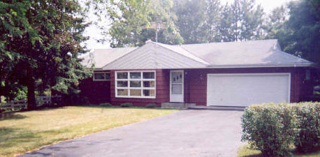 204 Dempster Road Rockford, IL 61108 - Photo 1 of 5 Gallery Image 1