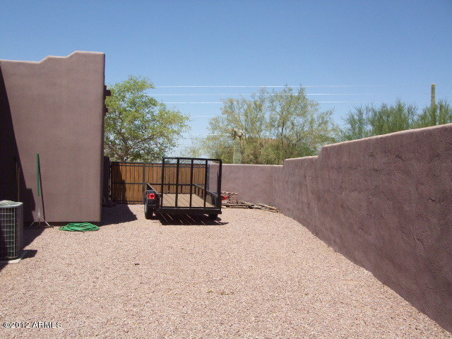 377 South Prospectors Road Apache Junction, AZ 85119 - Photo 12 of 43 SIDE BACK YARD