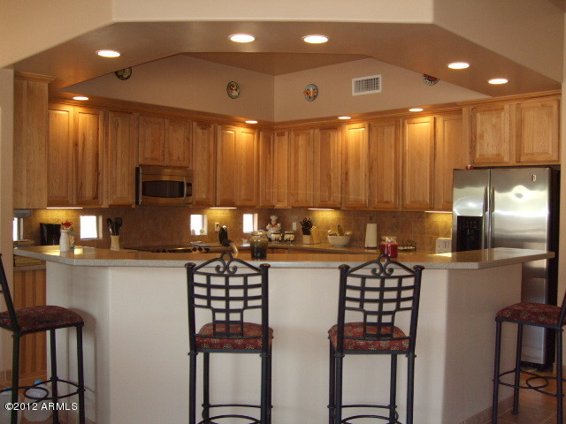 377 South Prospectors Road Apache Junction, AZ 85119 - Photo 30 of 43 BREAKFAST BAR/ISLAND
