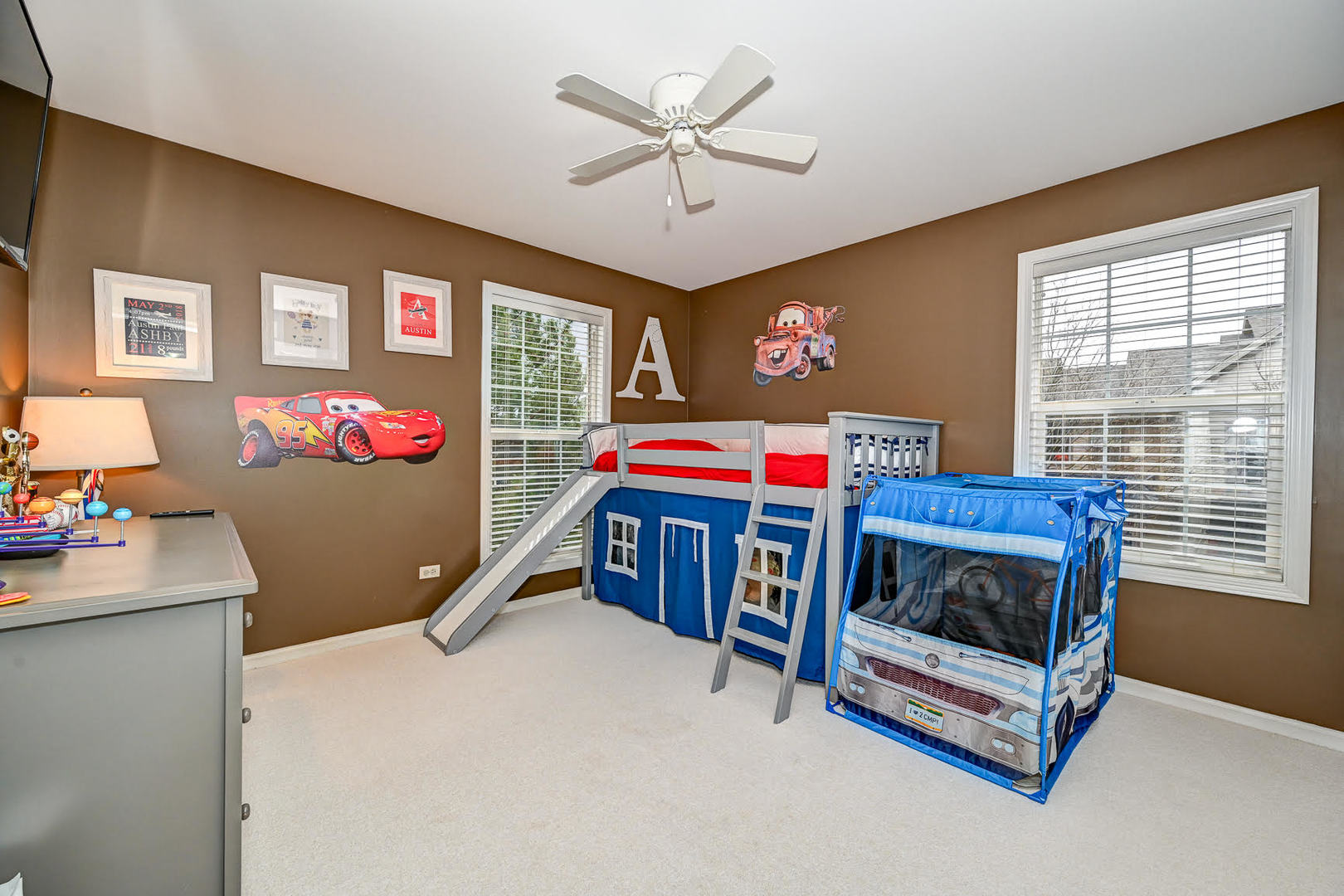 2136 Yale Circle Hoffman Estates, IL 60192 - Photo 11 of 20