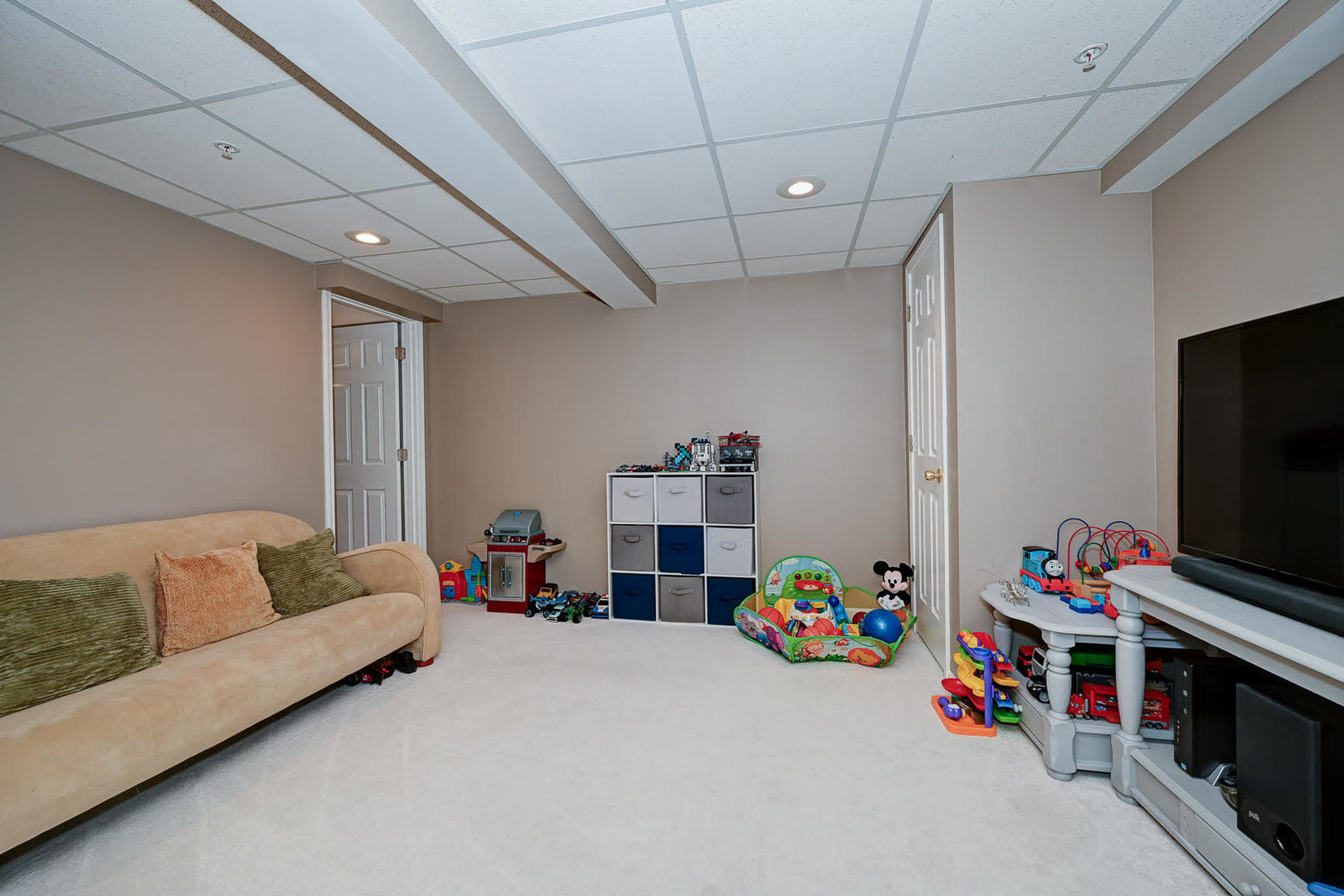 2136 Yale Circle Hoffman Estates, IL 60192 - Photo 16 of 20