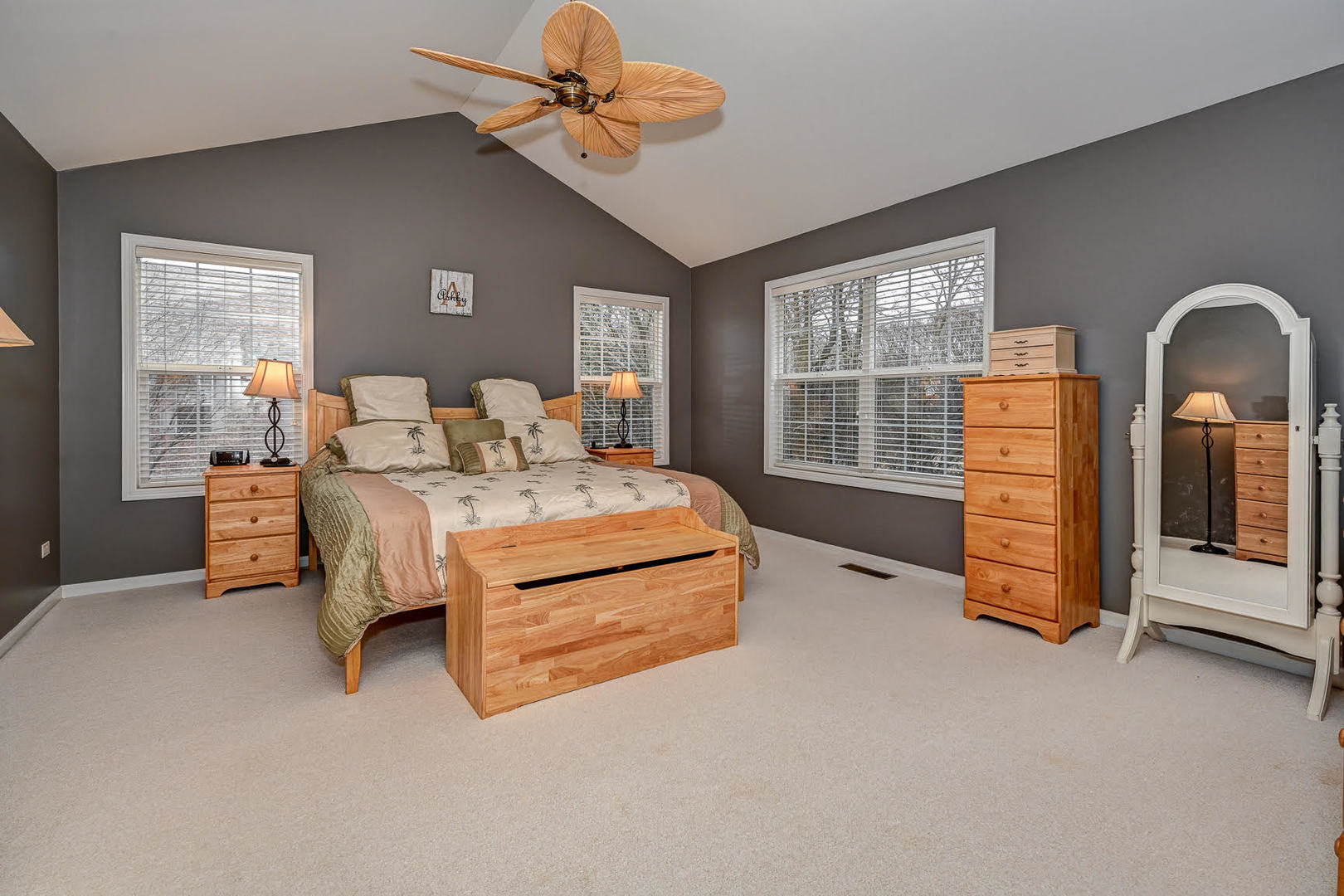 2136 Yale Circle Hoffman Estates, IL 60192 - Photo 8 of 20