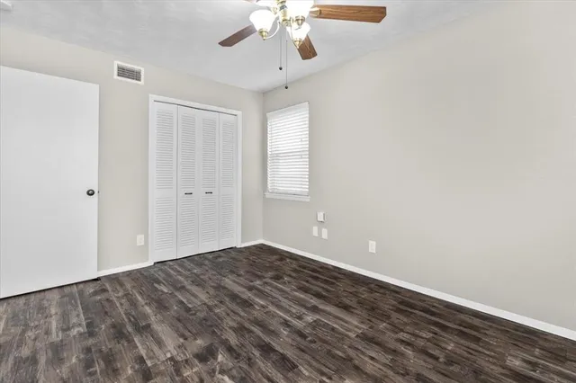 a view of empty room with window
