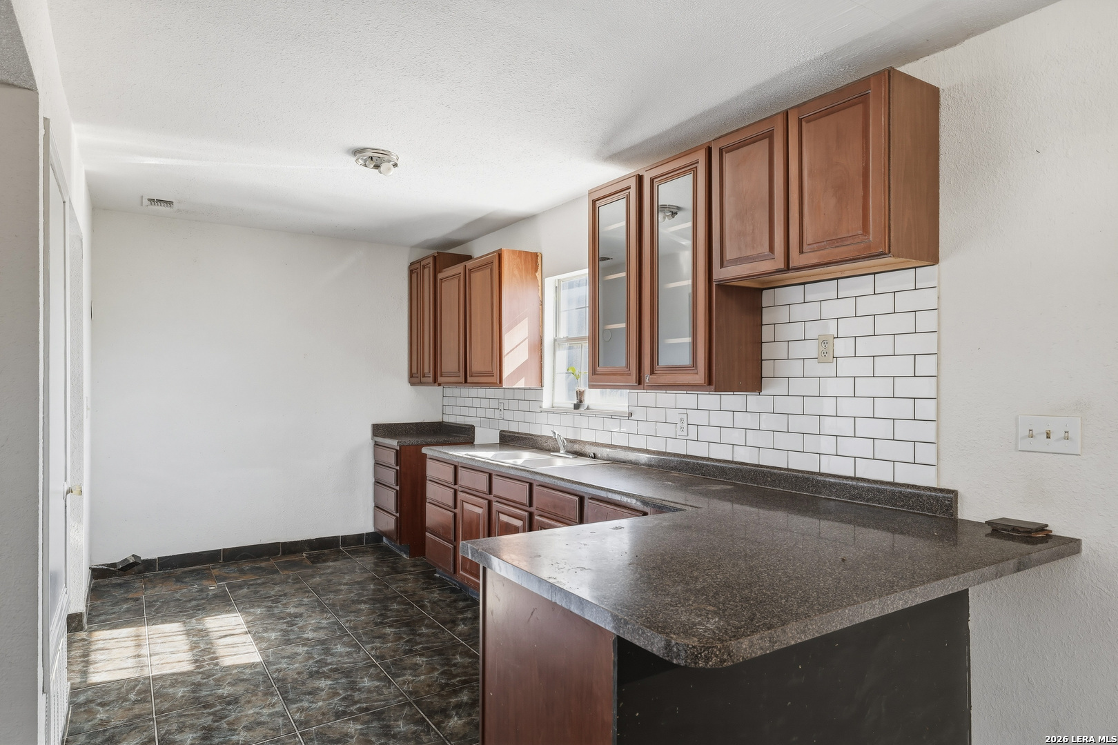 17896 Pleasanton Road San Antonio, TX 78221 - Photo 8 of 49