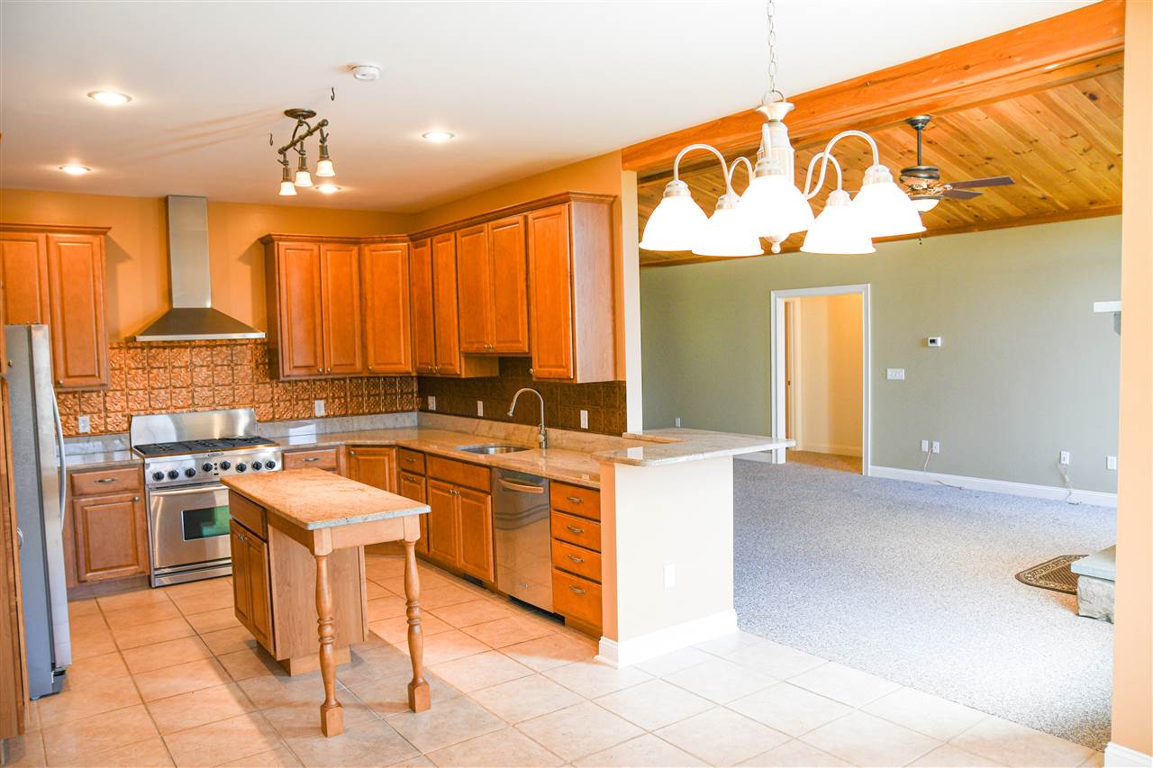 118 Whitefield Road Bethlehem, NH 03574 - Photo 4 of 36