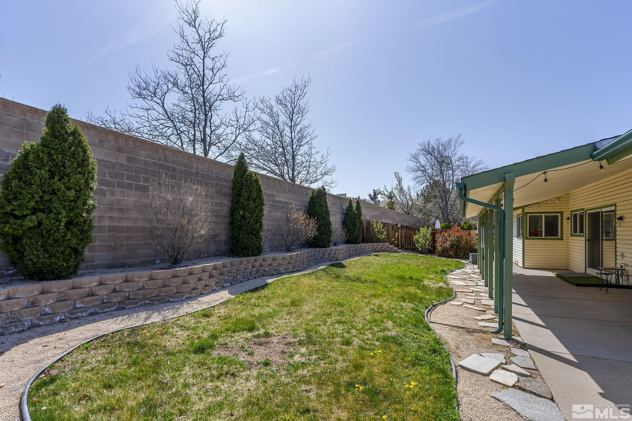 920 Pinebrook Road Reno, NV 89509 - Photo 40 of 40 a view of a back yard of the house