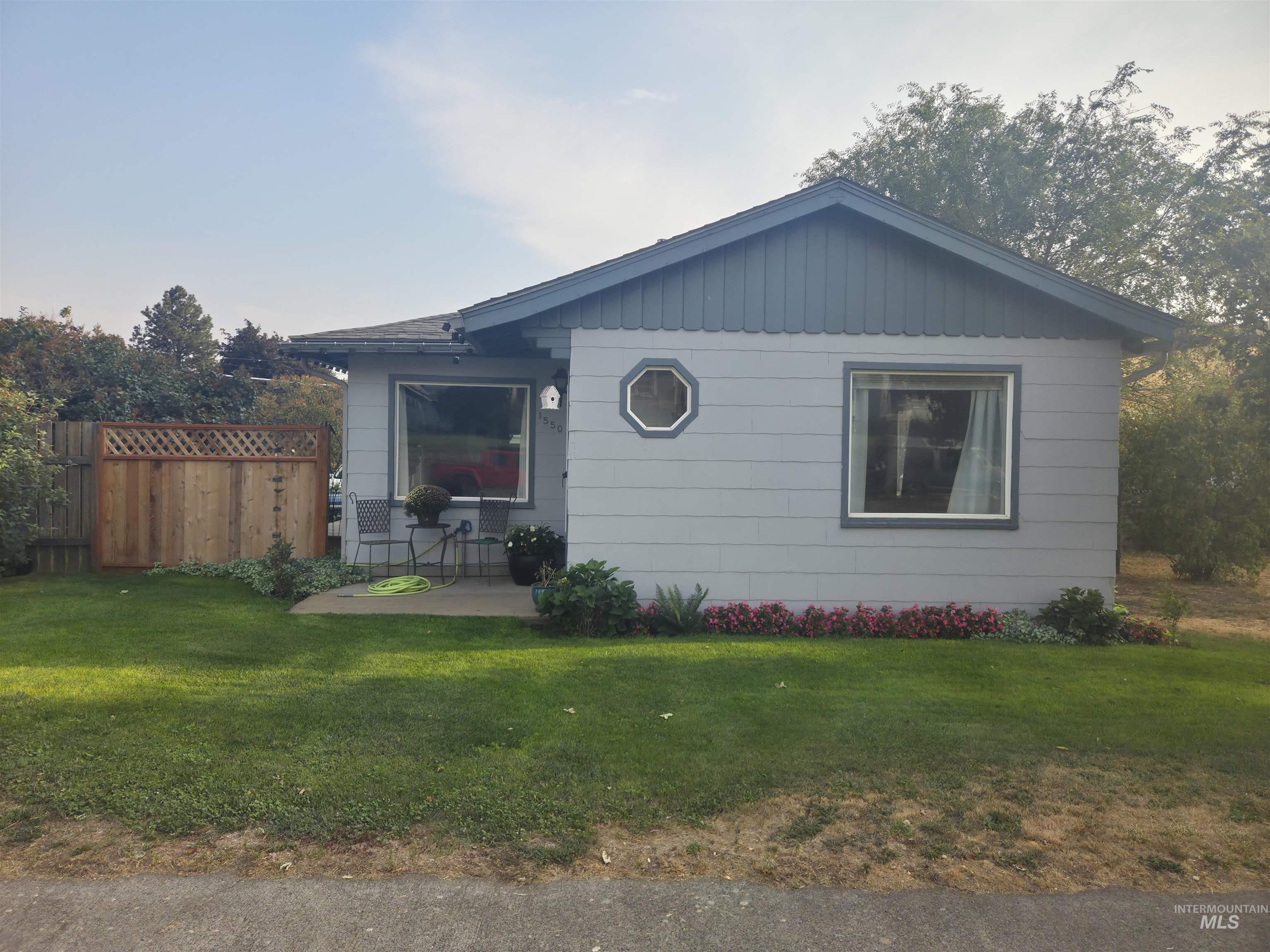 1550 Main Street Pomeroy, WA 99347 - Photo 1 of 1 View of front of home with a patio