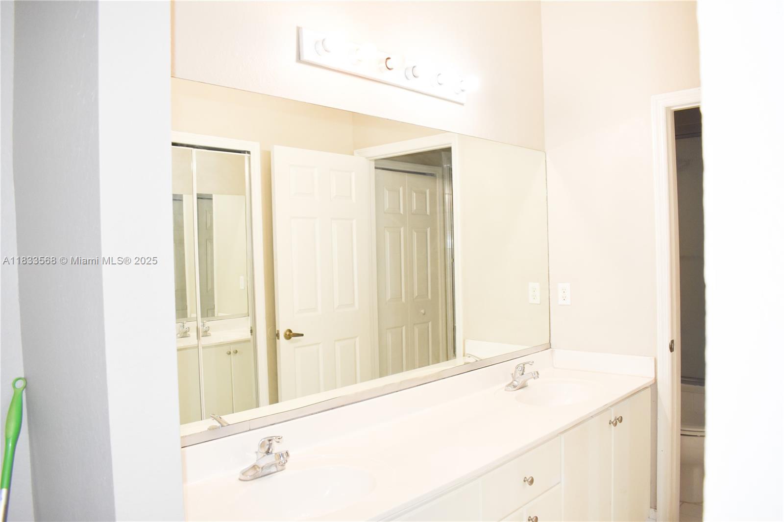 9123 Southwest 152nd Path Miami, FL 33196 - Photo 16 of 52