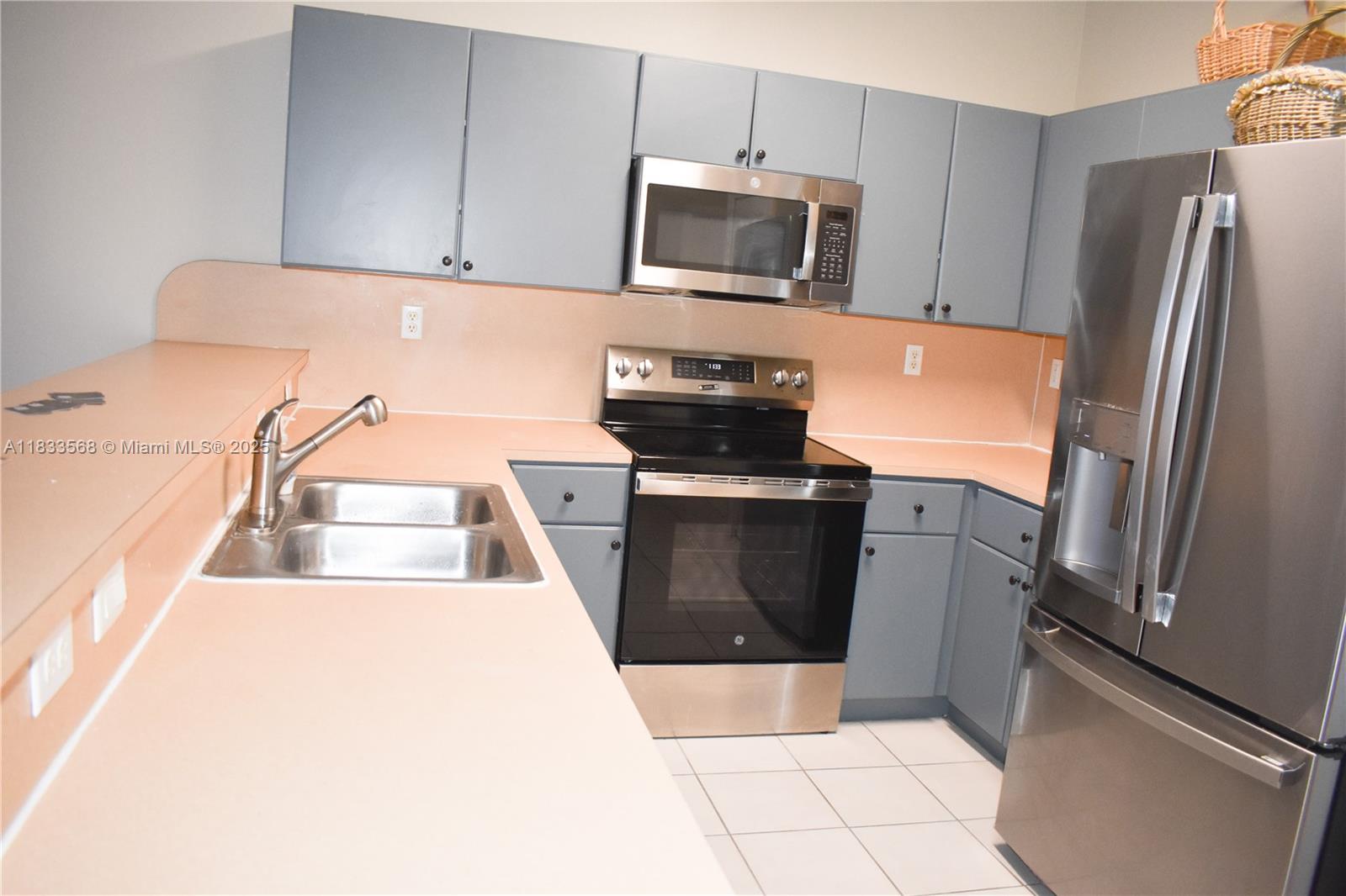 9123 Southwest 152nd Path Miami, FL 33196 - Photo 3 of 52