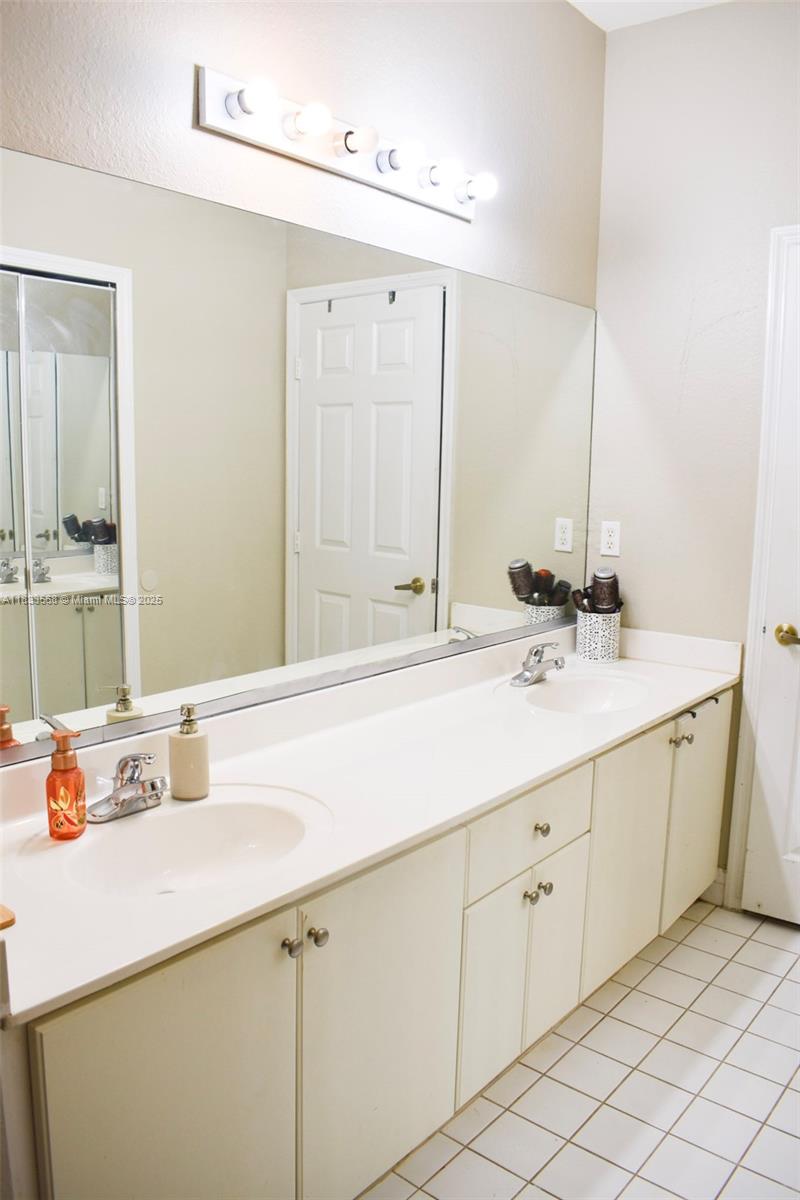 9123 Southwest 152nd Path Miami, FL 33196 - Photo 7 of 52