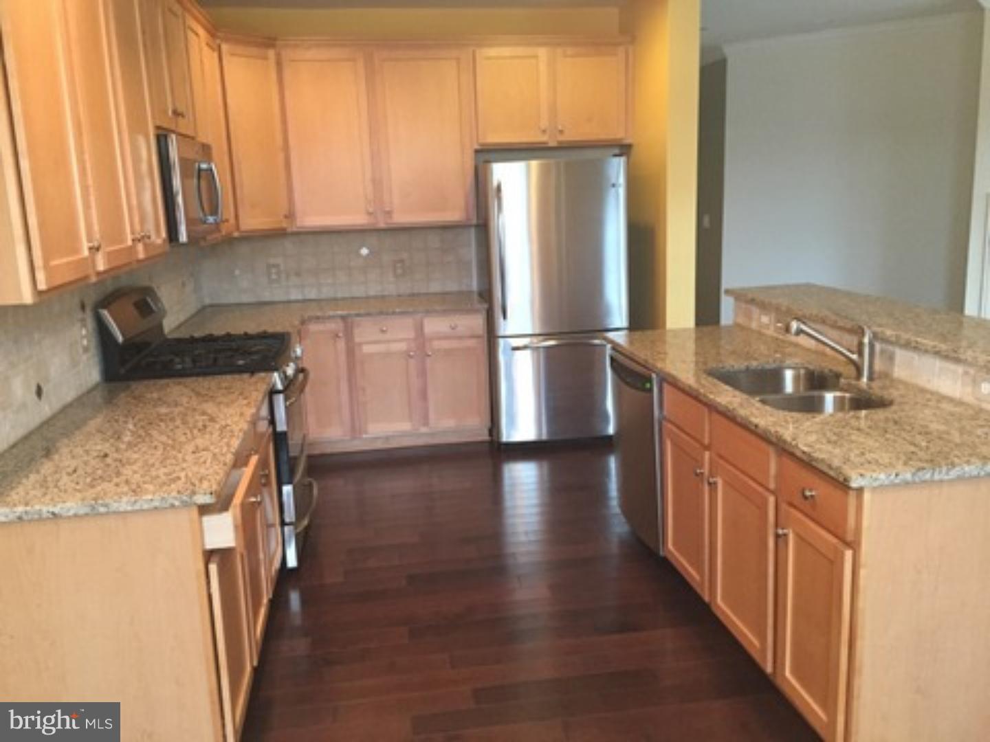 308 Carson Terrace Huntingdon Valley, PA 19006 - Photo 5 of 12
