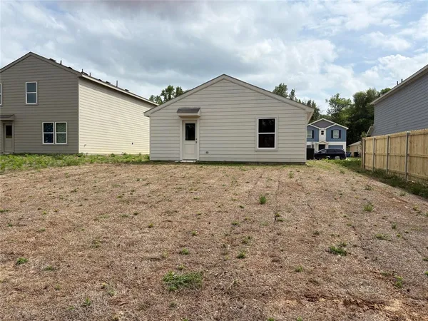 $1,700 | 233 Blue Bird Lane, Mineola, TX 75773