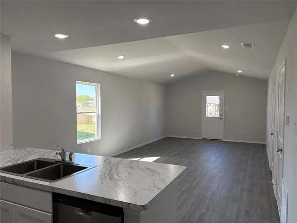 $1,700 | 233 Blue Bird Lane, Mineola, TX 75773