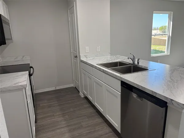 $1,700 | 233 Blue Bird Lane, Mineola, TX 75773