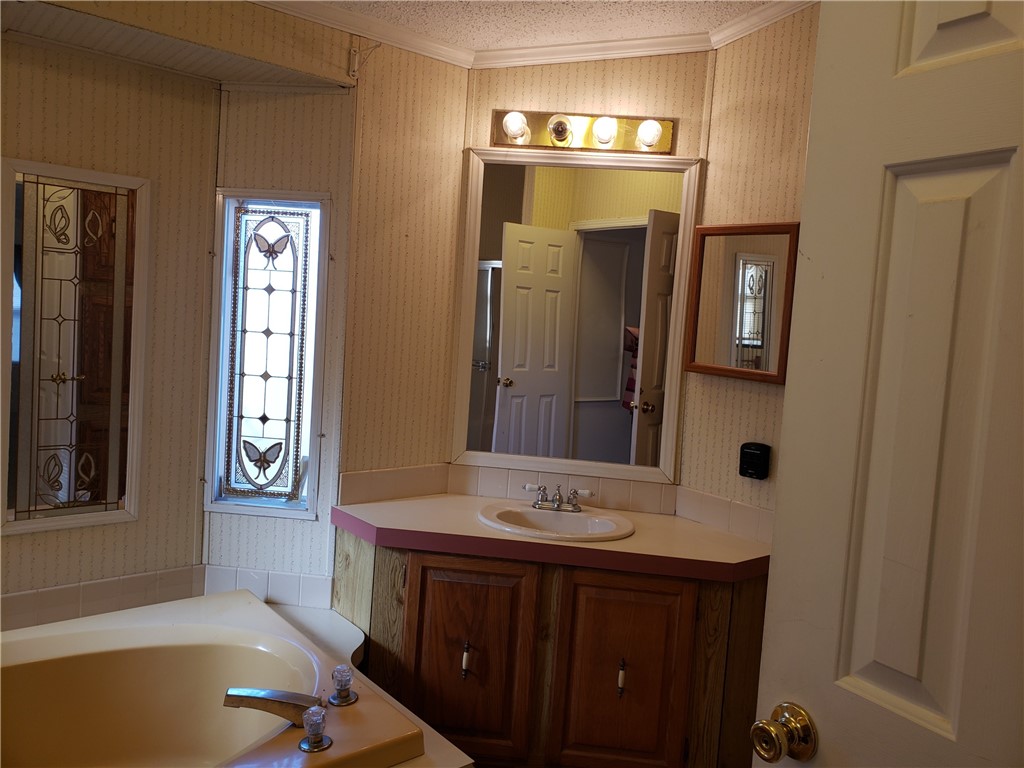 53 Lear Drive Coventry, RI 02816 - Photo 15 of 21 Primary private bathroom