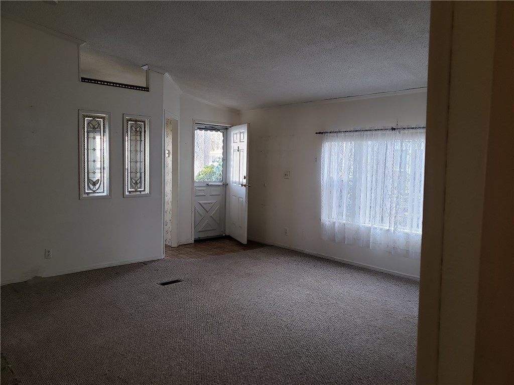 53 Lear Drive Coventry, RI 02816 - Photo 3 of 21 Living room