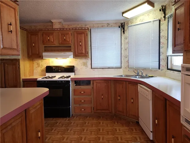 $190,000 | 53 Lear Drive, Coventry, RI 02816