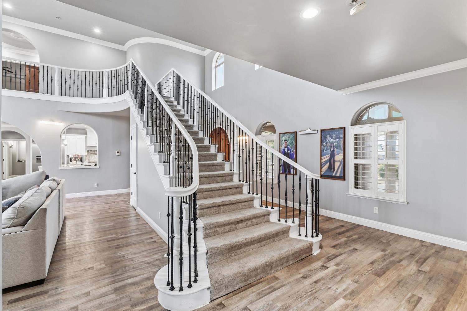 17703 El Camino Road Madera, CA 93636 - Photo 33 of 64 a view of entryway and hall with wooden floor