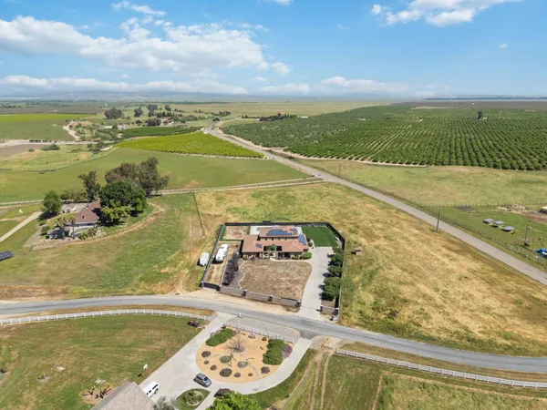 $1,589,000 | 17703 El Camino Road, Madera, CA 93636
