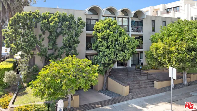 $4,395 | 11789 Montana Avenue, Unit 15, Los Angeles, CA 90049