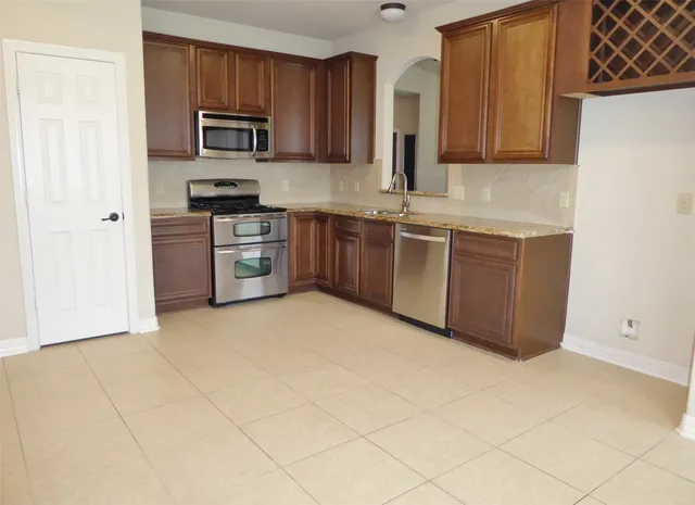 $1,750 | 10225 Wood Fern Court, Conroe, TX 77385