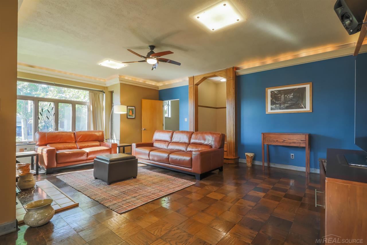 1600 Prestwick Road Grosse Pointe Woods, MI 48236 - Photo 3 of 21