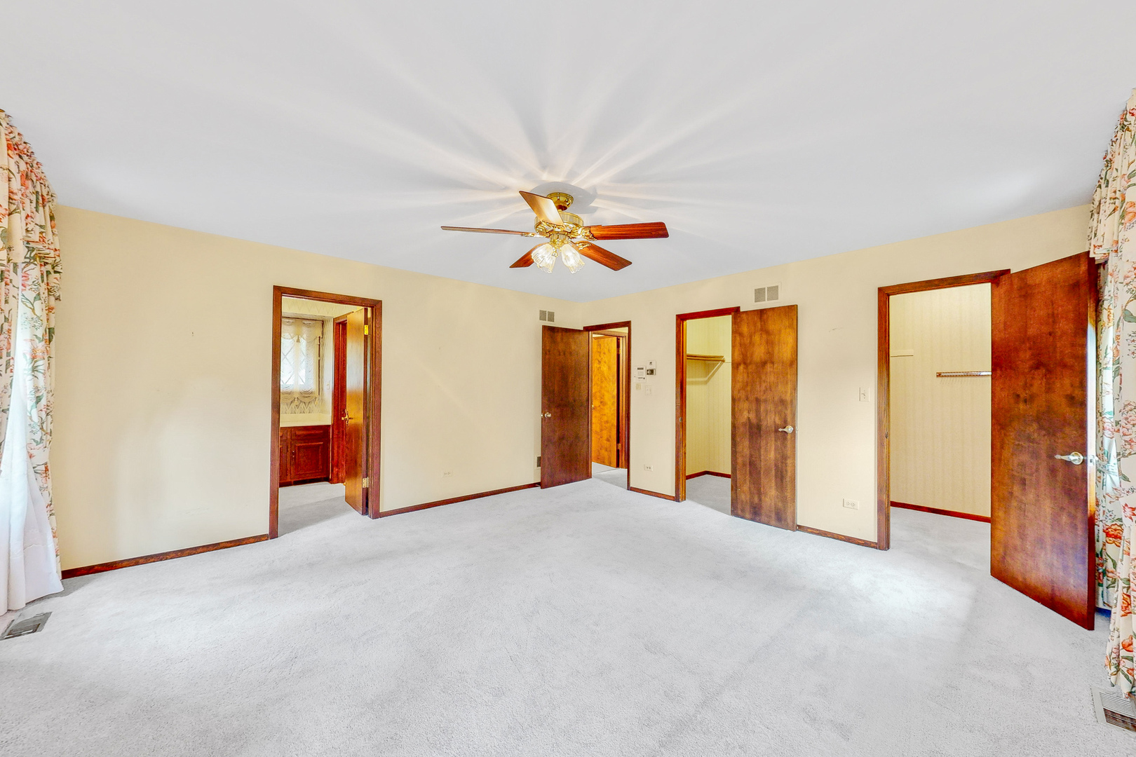 309 Hambletonian Drive Oak Brook, IL 60523 - Photo 14 of 39 a view of an empty room with a window