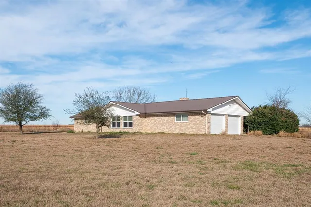 $1,641,600 | 33060 County Line Road, Sumner, TX 75486