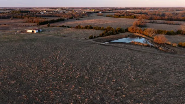 $1,641,600 | 33060 County Line Road, Sumner, TX 75486