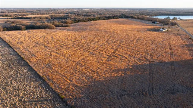 $1,641,600 | 33060 County Line Road, Sumner, TX 75486