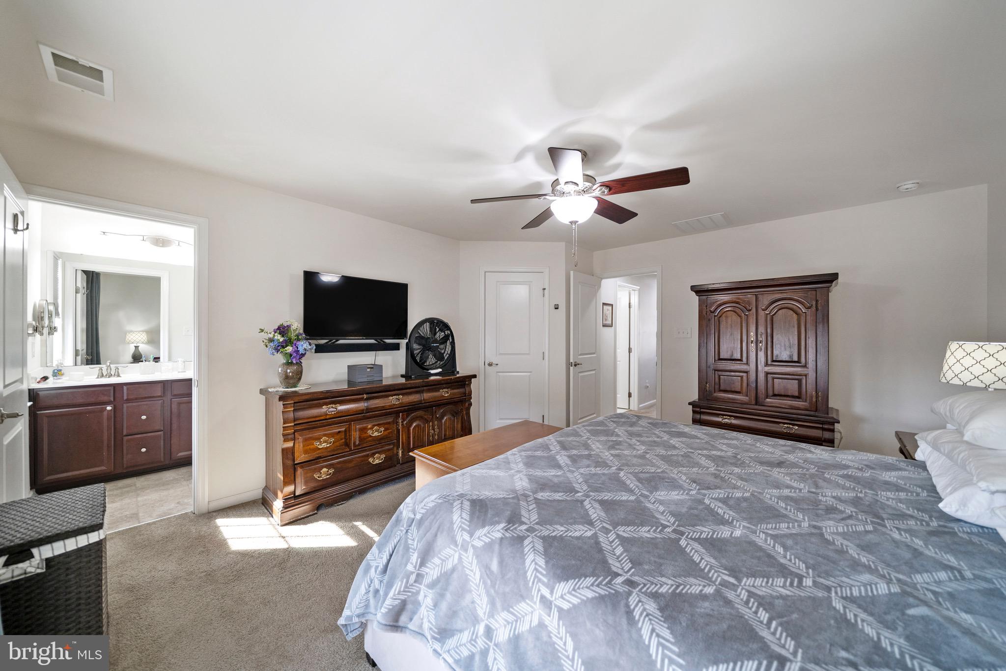 1047 Regency Place Sewell, NJ 08080 - Photo 33 of 40