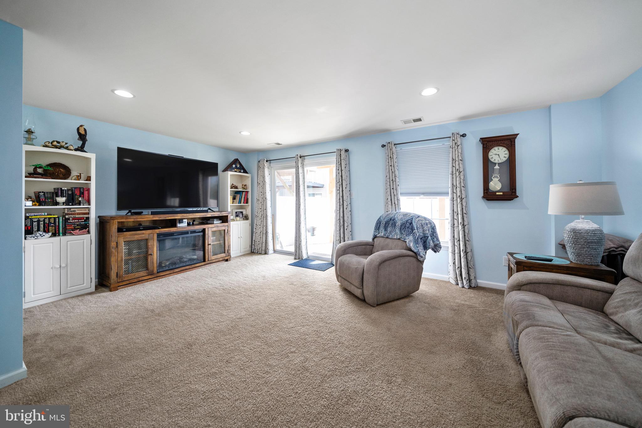 1047 Regency Place Sewell, NJ 08080 - Photo 8 of 40