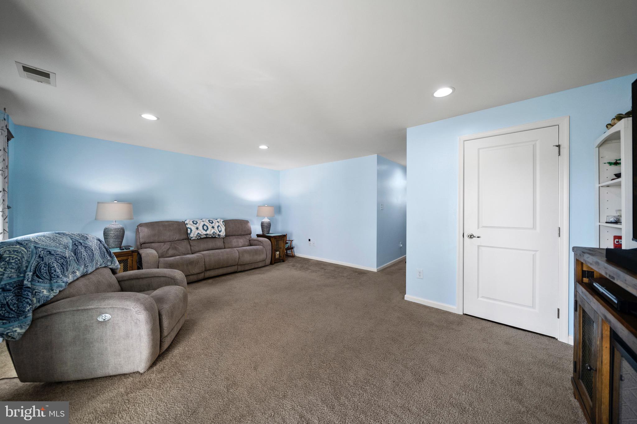 1047 Regency Place Sewell, NJ 08080 - Photo 9 of 40