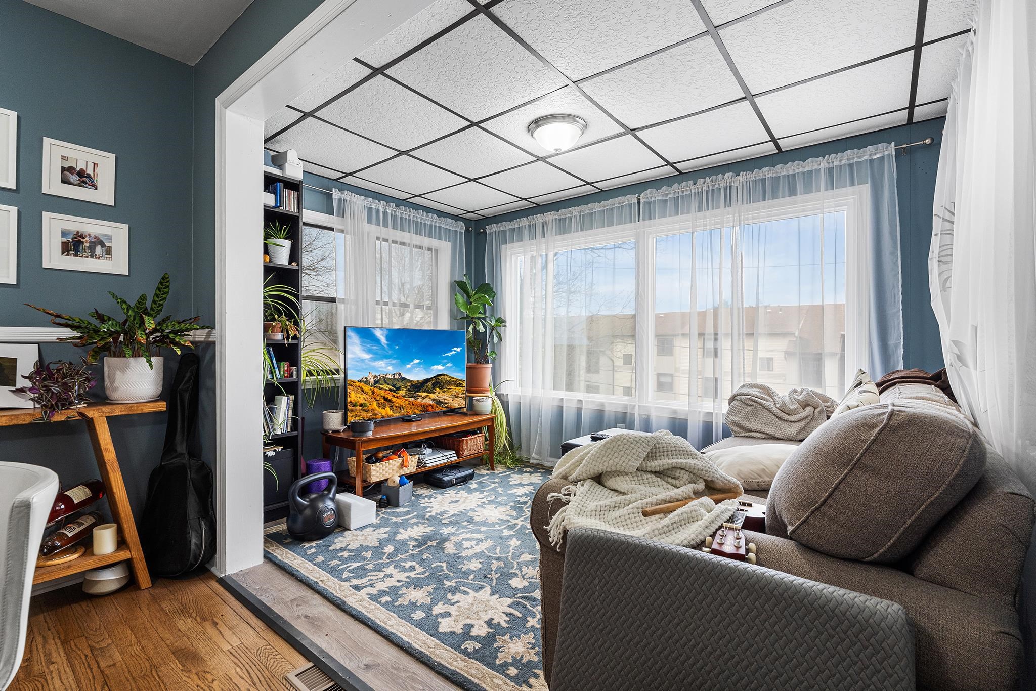 6 Mutillod Lane Secaucus, NJ 07094 - Photo 28 of 41 a living room with furniture a couch and a table