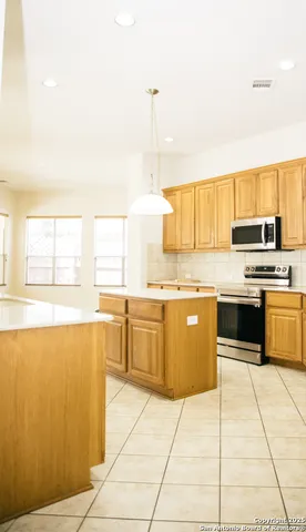 $2,800 | 18803 Millhollow, San Antonio, TX 78258