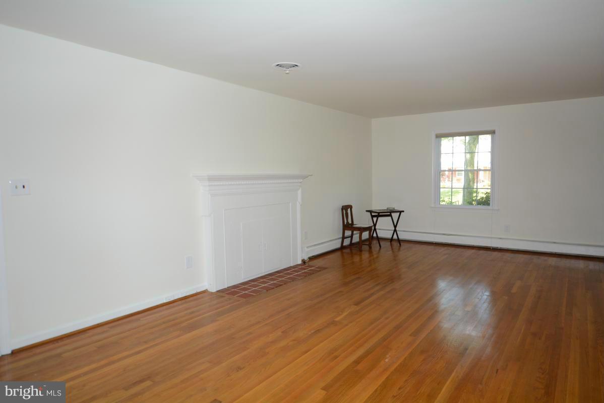8012 Falstaff Road McLean, VA 22102 - Photo 2 of 26 Living Room