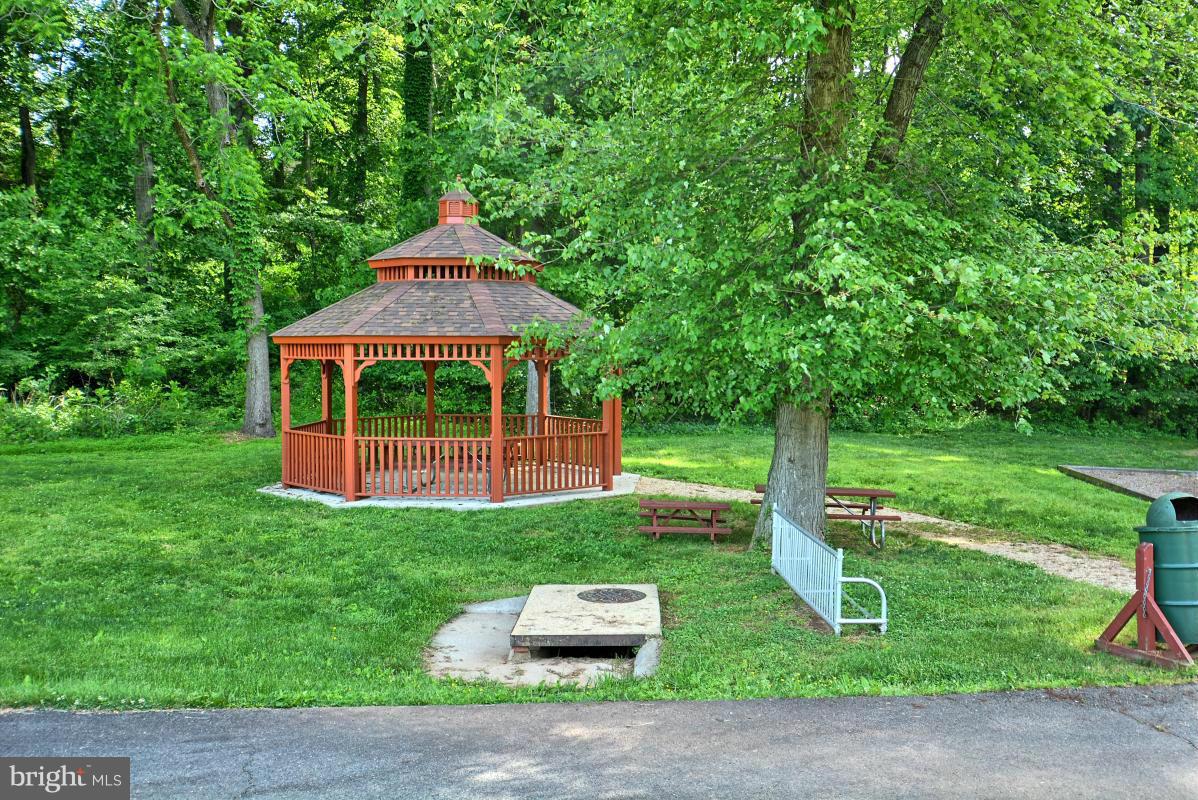 8012 Falstaff Road McLean, VA 22102 - Photo 20 of 26 Community