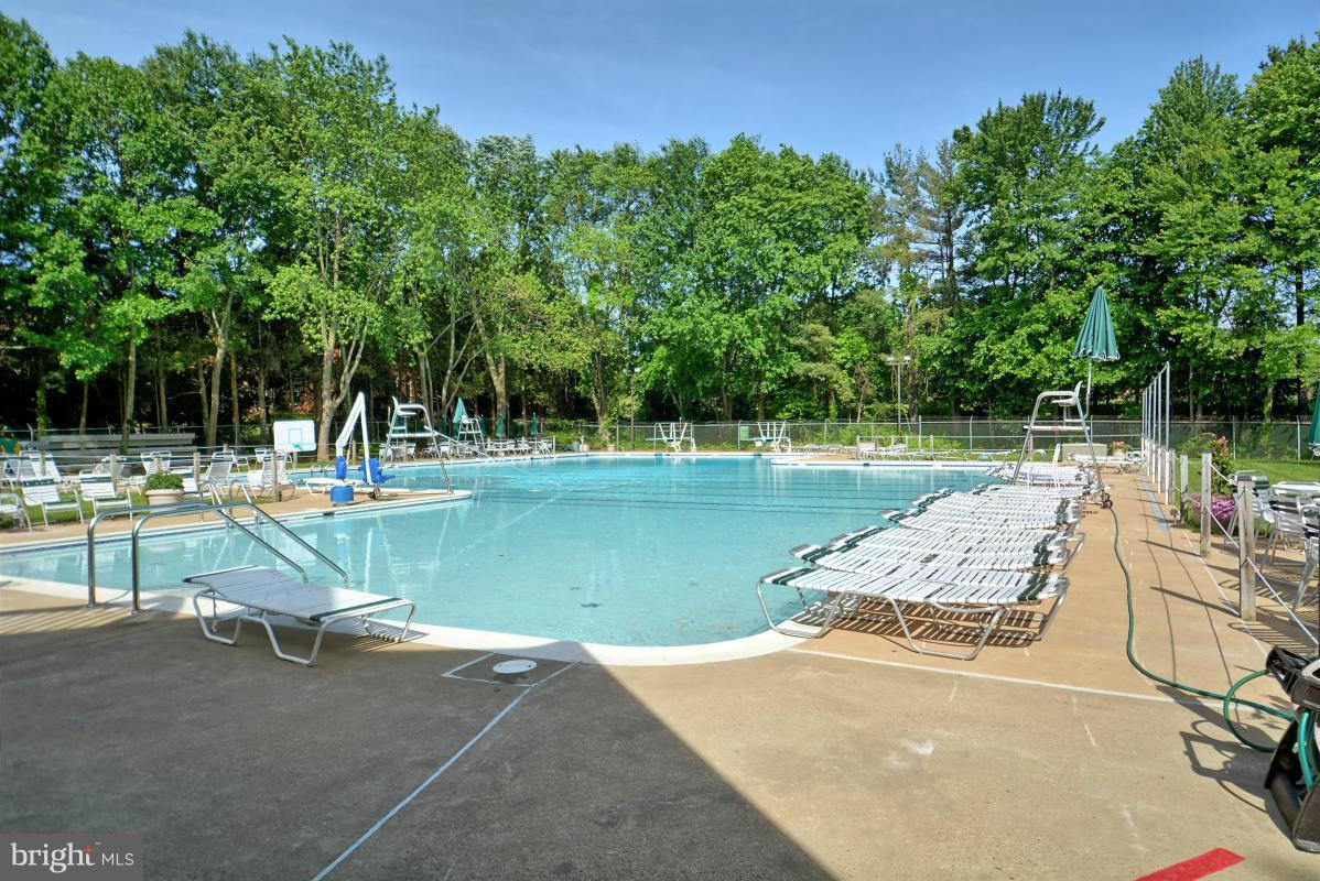 8012 Falstaff Road McLean, VA 22102 - Photo 22 of 26 Community