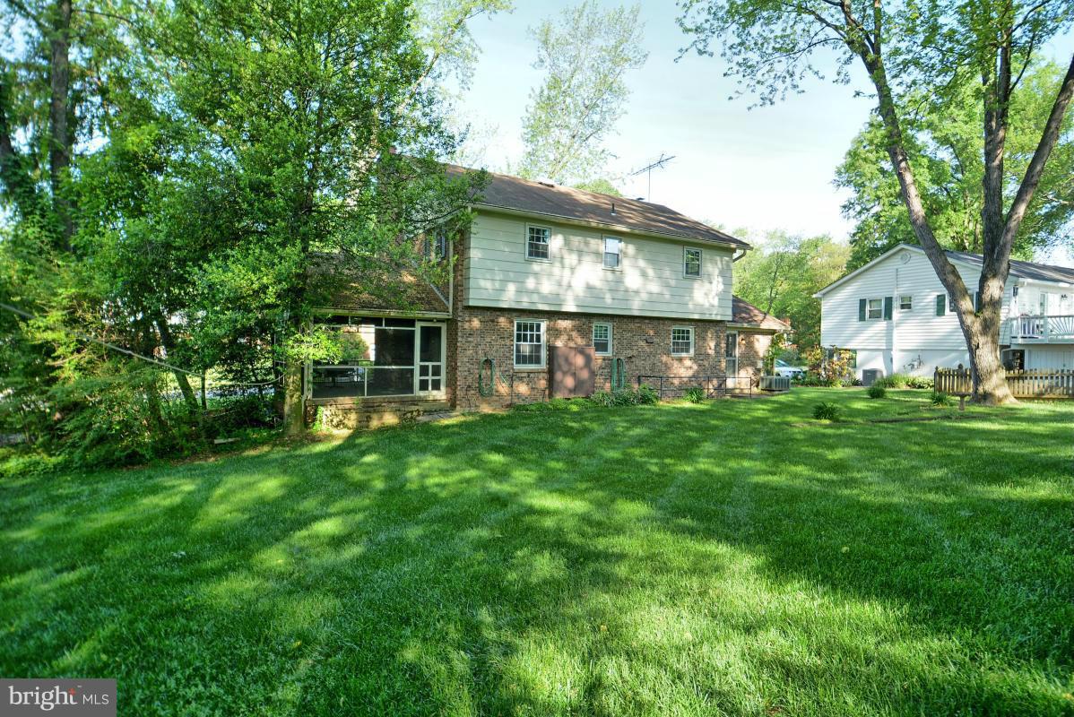 8012 Falstaff Road McLean, VA 22102 - Photo 25 of 26 Exterior (Rear)
