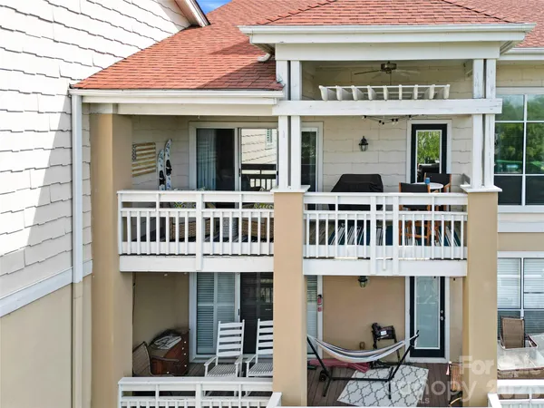 $500,000 | 18009 Kings Point Drive, Unit F, Cornelius, NC 28031