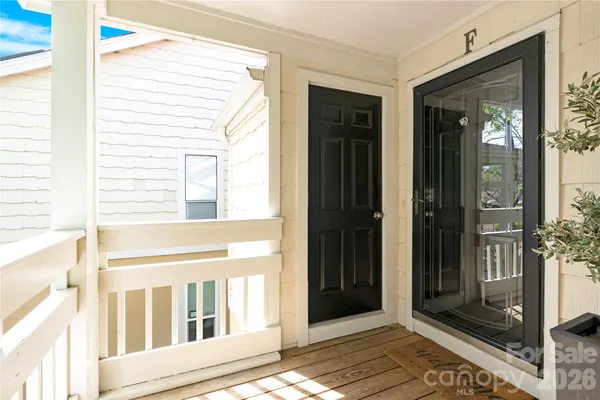 $500,000 | 18009 Kings Point Drive, Unit F, Cornelius, NC 28031
