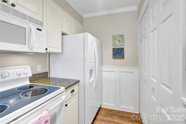 $500,000 | 18009 Kings Point Drive, Unit F, Cornelius, NC 28031
