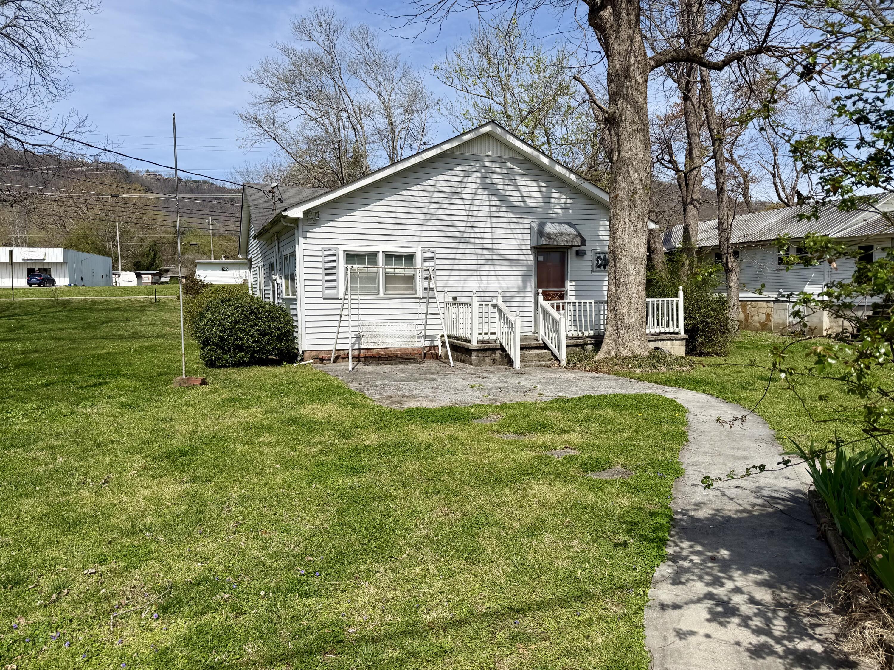 1010 Main Street Kimball, TN 37347 - Photo 4 of 16 IMG_0238
