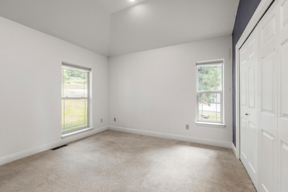 11756 Merganser Road Klamath Falls, OR 97601 - Photo 43 of 73 Bedroom #3 Main Level