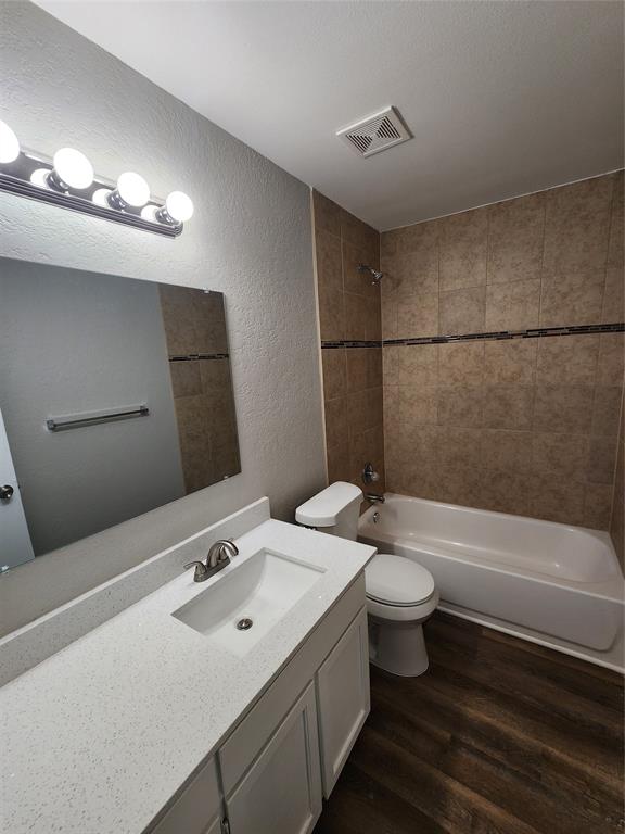 348 Spring Branch Lane Kennedale, TX 76060 - Photo 2 of 29