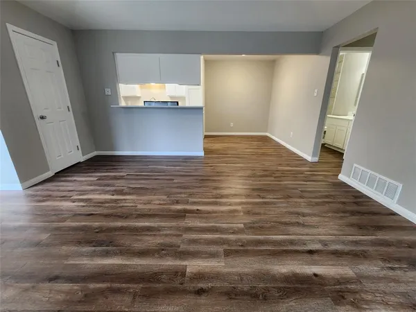 $1,800 | 348 Spring Branch Lane, Kennedale, TX 76060