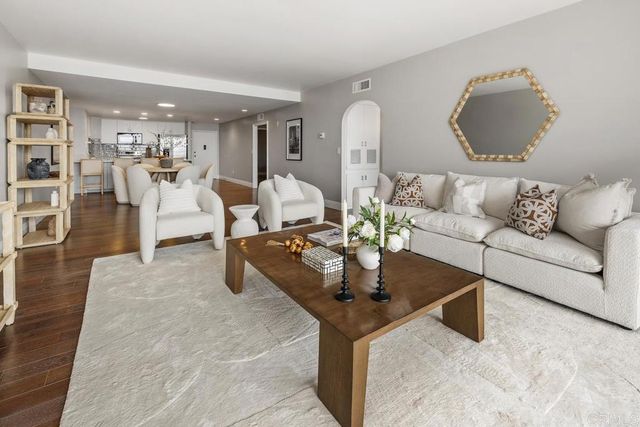 $1,925,000 | 2500 Torrey Pines Road, Unit 1202, La Jolla, CA 92037