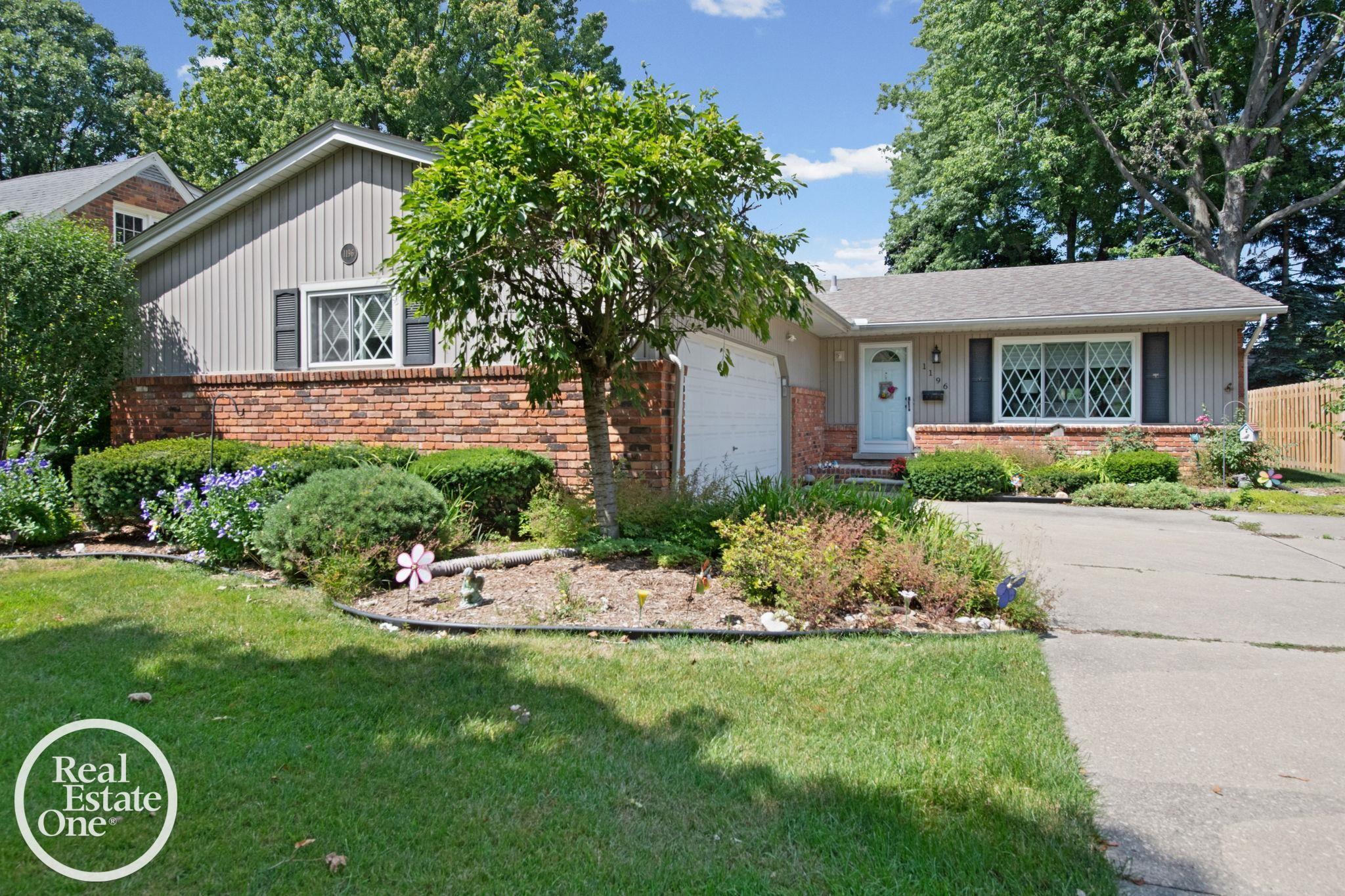 1196 Hawthorne Road Grosse Pointe, MI 48236 - Photo 1 of 40 Gallery Image 1